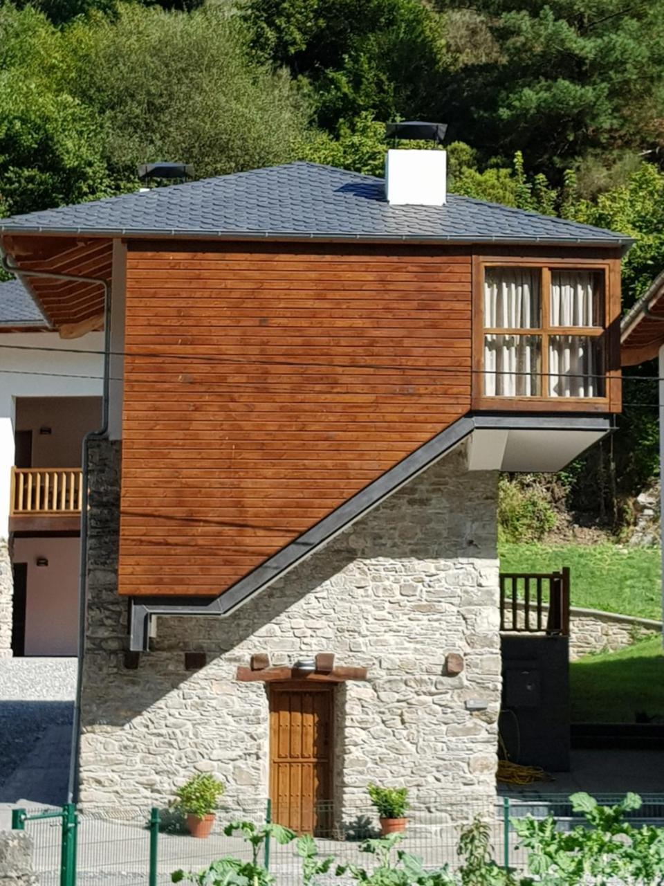Rural Montañas De Pumar Hotel