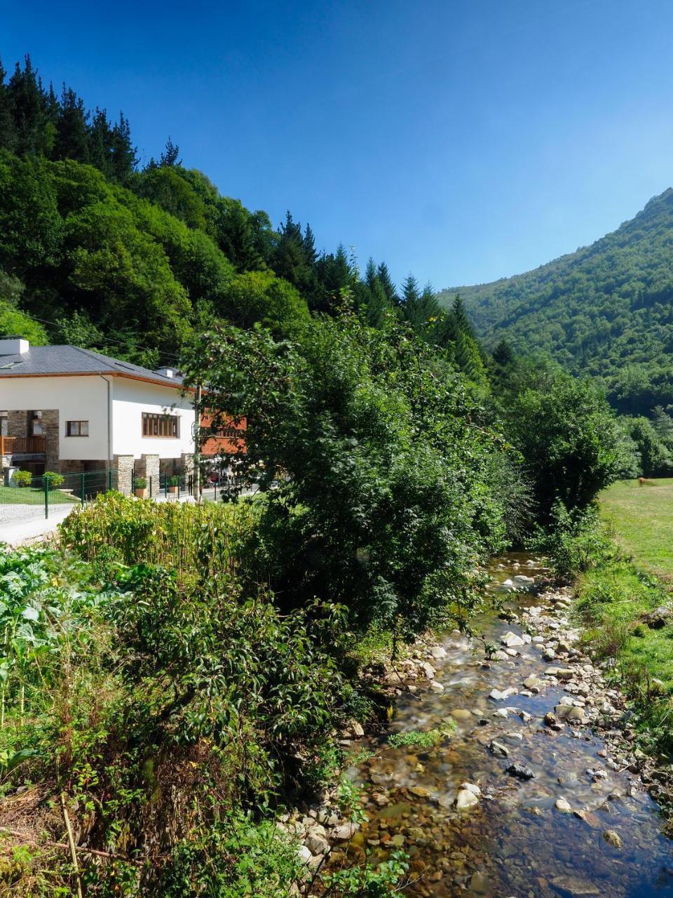 Rural Montañas De Pumar Hotel Besullo