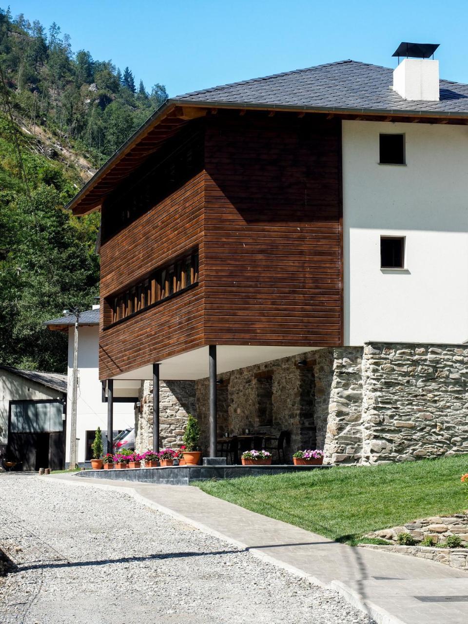 Rural Montañas De Pumar Hotel 4*