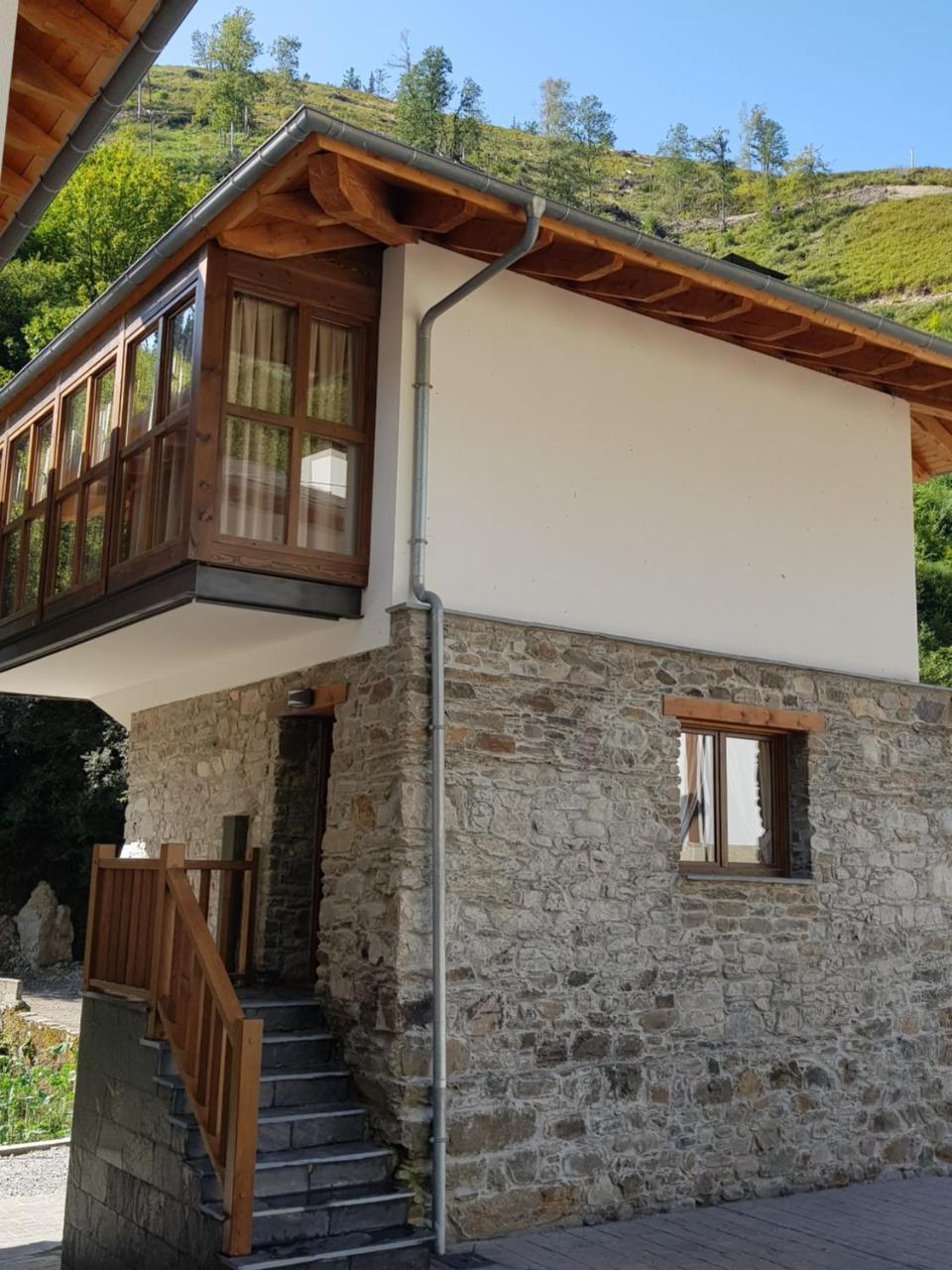 Hotel Rural Montanas De Pumar